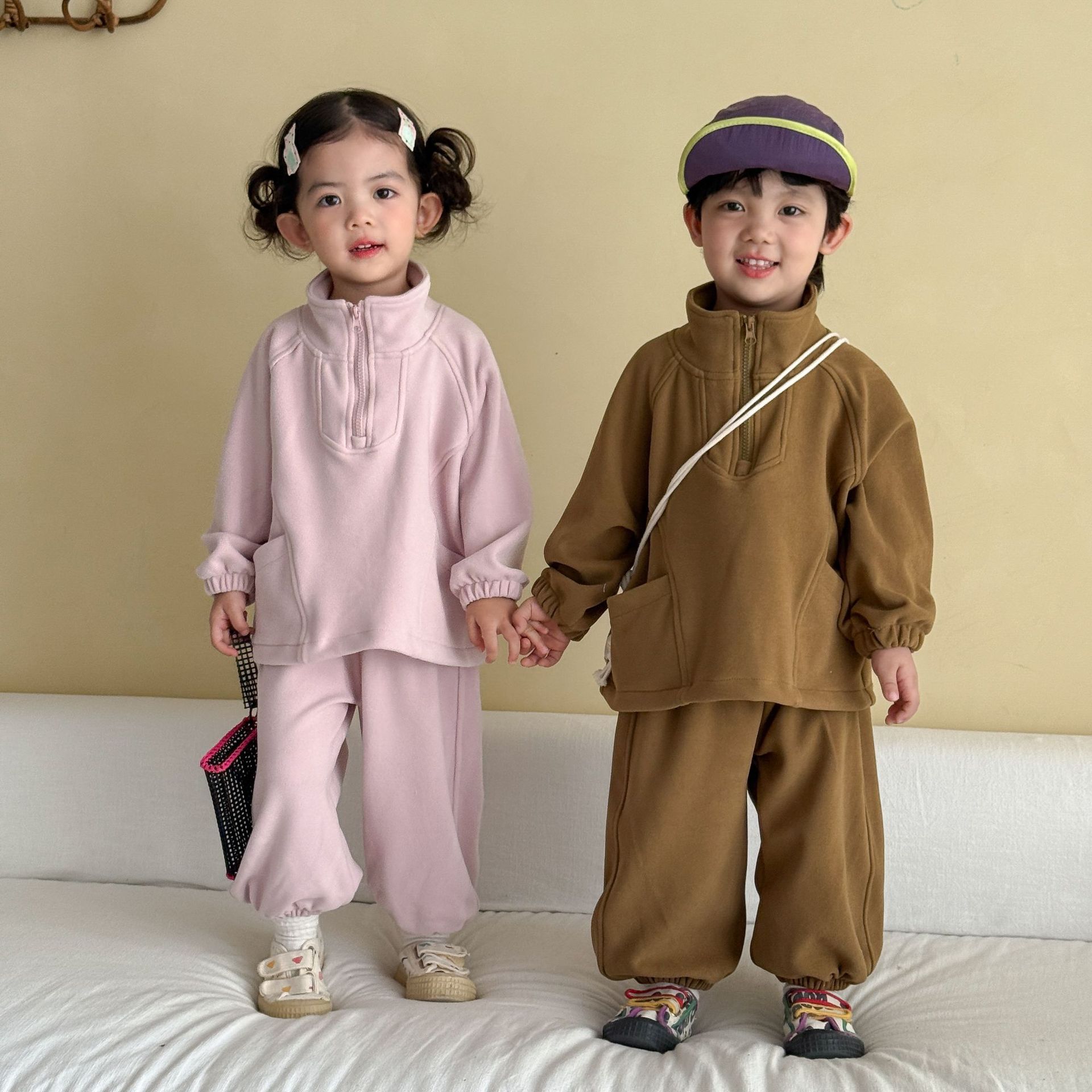 طقم ملابس رياضية جديد للأطفال  - مراجعة Running Gear Kids وسعره