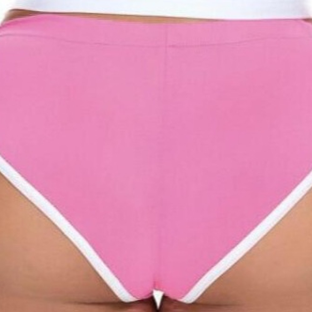 شورت يوغا بخصر عالٍ، يبرز شكل  - مراجعة Running Gear Junior وسعره