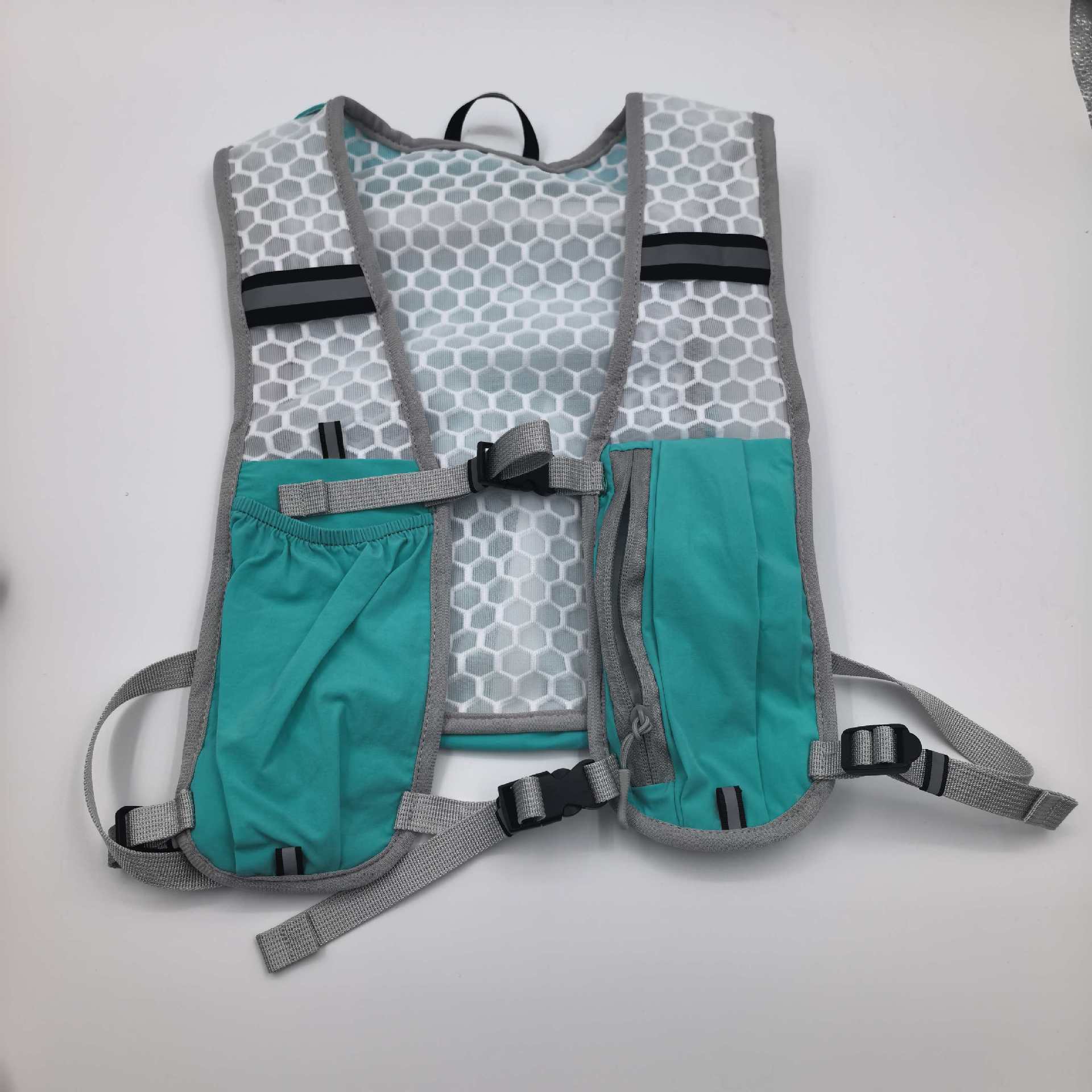 حقيبة هاتف للجري، حقيبة صدرية  - مراجعة Hydration Vest وسعره