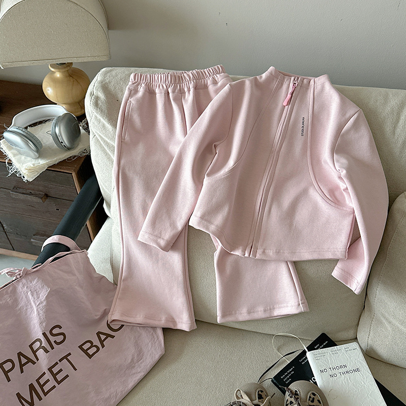 ملابس رياضية عصرية للبنات الصغ - مراجعة Running Gear Kids وسعره